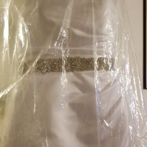 ‼️‼️DONATED ‼️‼️Wedding dress